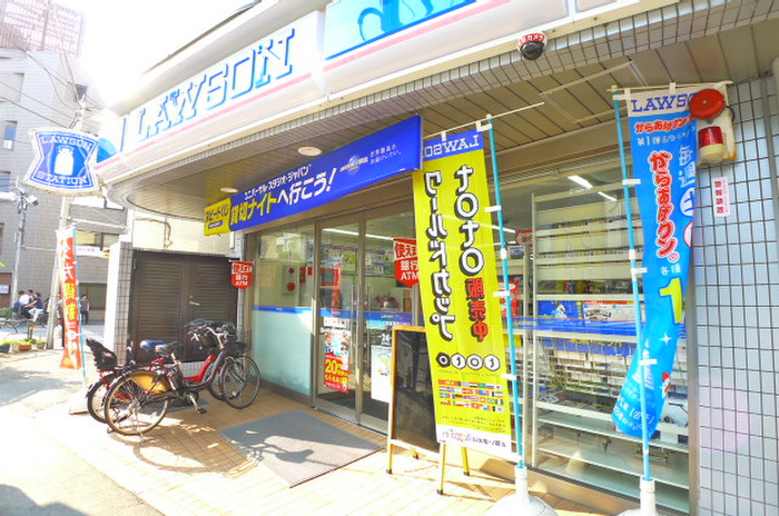 コンビニ　ローソン（コンビニ）まで82m