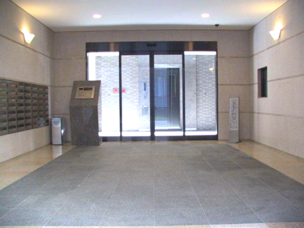 エントランス　※別室参考写真