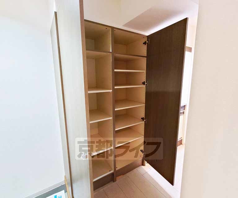 収納　玄関横の収納