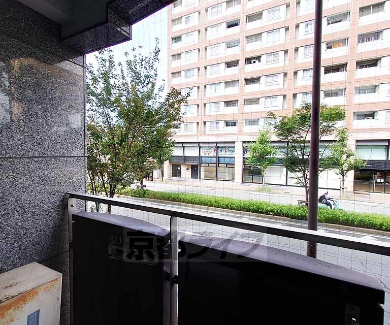 眺望　目の前は西大路通りです