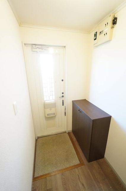 玄関　※反転タイプの写真になります。