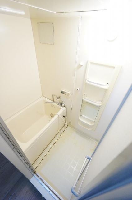 バス・シャワールーム　※反転タイプの写真になります。