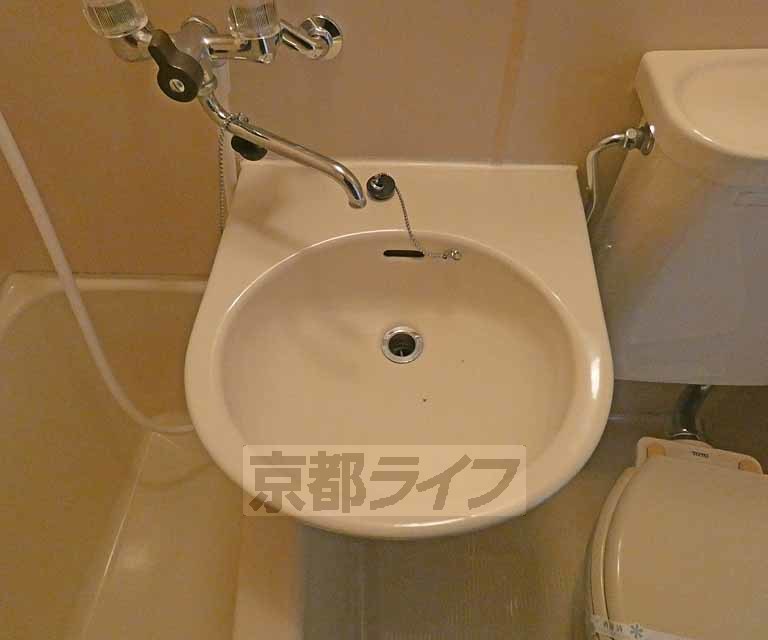 洗面設備　ユニットバスです。