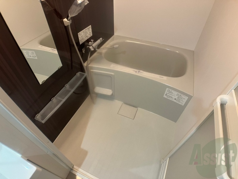 バス・シャワールーム　お風呂になります。一日の疲れを癒してくださいね。