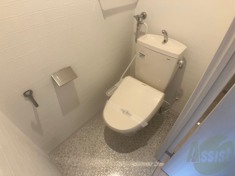 トイレ　こちらはトイレです。清潔感があり、安心して使用できます。