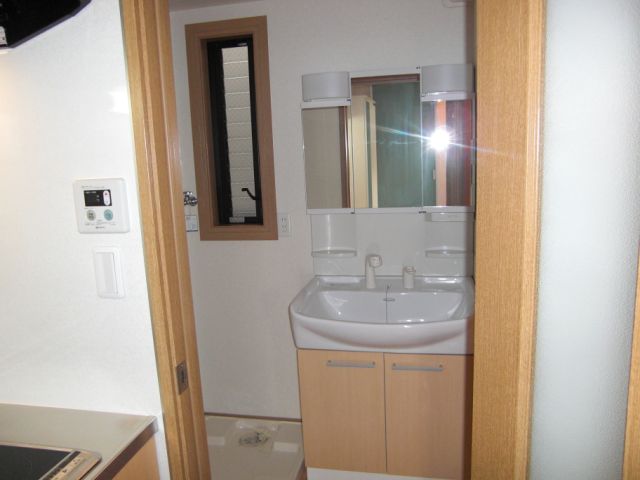 洗面設備　シャドレ付きです