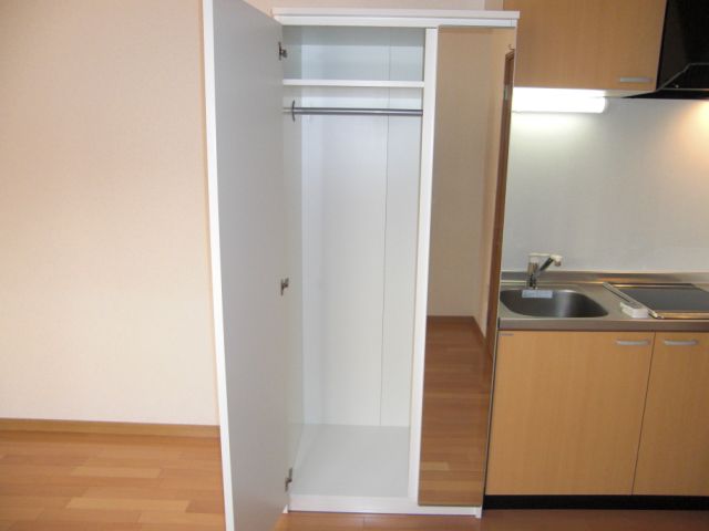 収納　可動式のクローゼットです