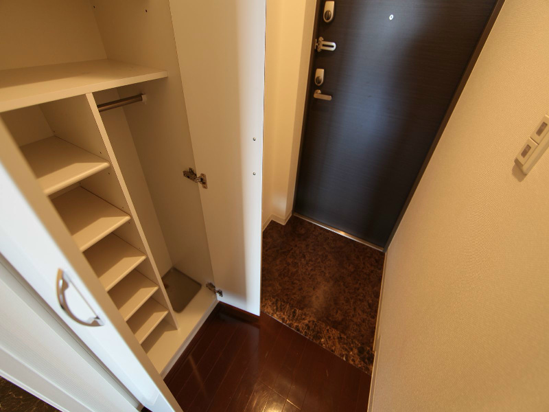 玄関　玄関　シューズボックス