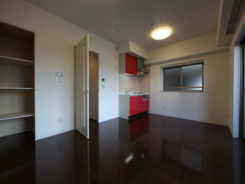 居室・リビング　ＬＤＫ10.5帖　収納有り　2面採光