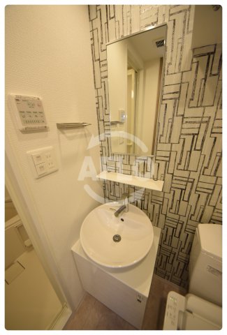 洗面設備　エスリード大阪NAGAHORI　GATE　洗面化粧台