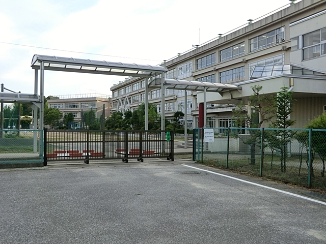 中学校　柏市立柏第三中学校（中学校）まで500m
