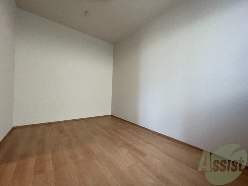 その他部屋・スペース　寝室になりそうな洋室です。シンプルで落ち着きますね。