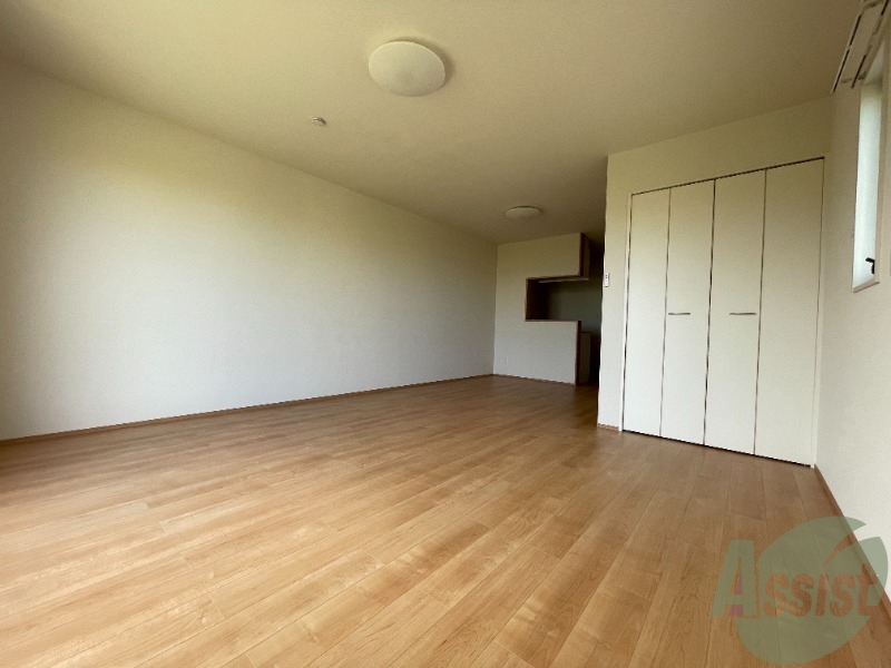 居室・リビング　きれいなＬＤＫが広がっていて居心地が良さそうですね。