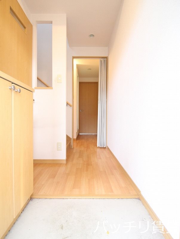 玄関　別号室の画像。現況優先。