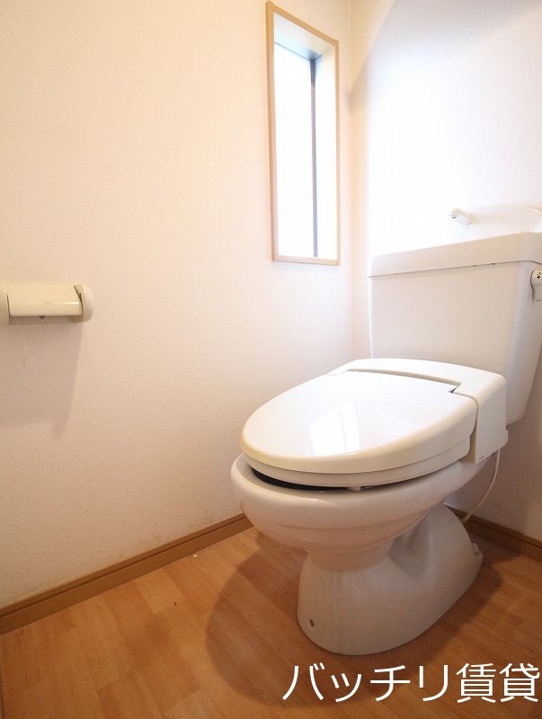 トイレ　別号室の画像。現況優先。