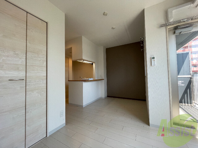 居室・リビング　フローリングなので、お掃除がしやすそうですね。