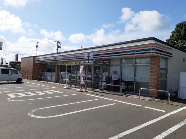 コンビニ　セブンイレブン土崎港店（コンビニ）まで565m