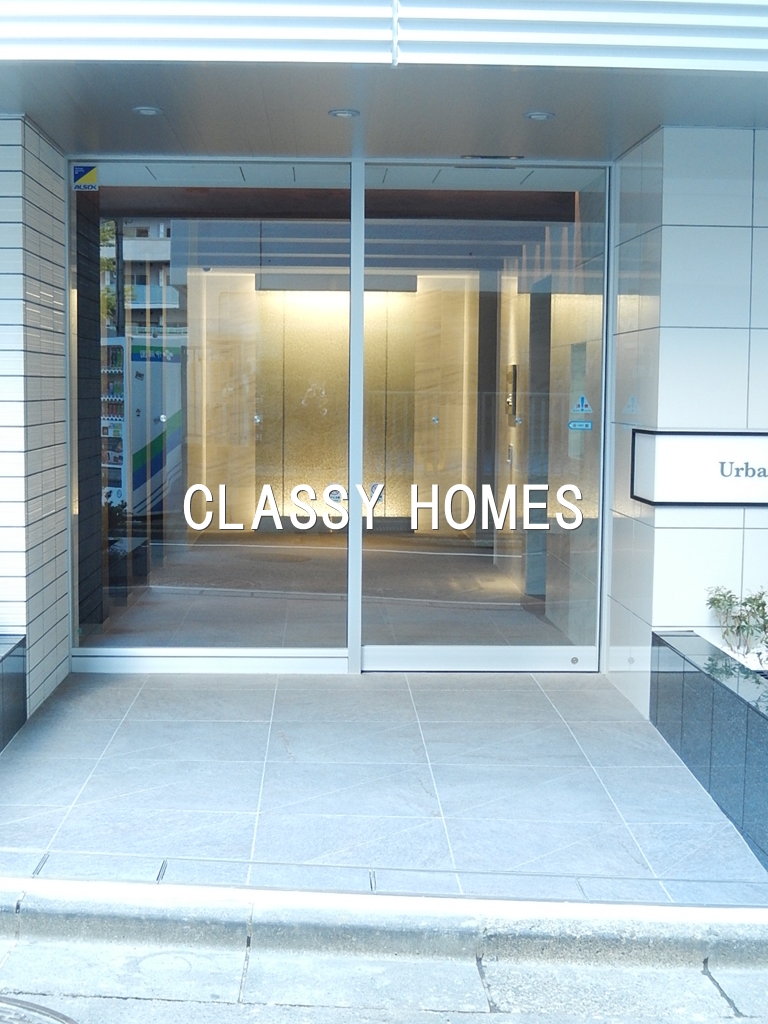 エントランス　2015年竣工 アーバネックス三田：エントランス