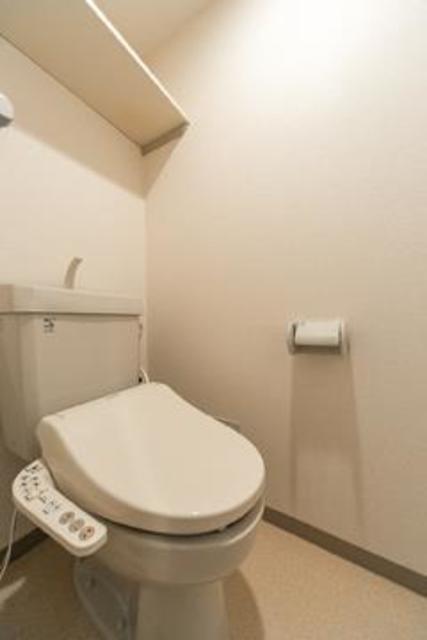 トイレ　※写真は同タイプ住戸です。