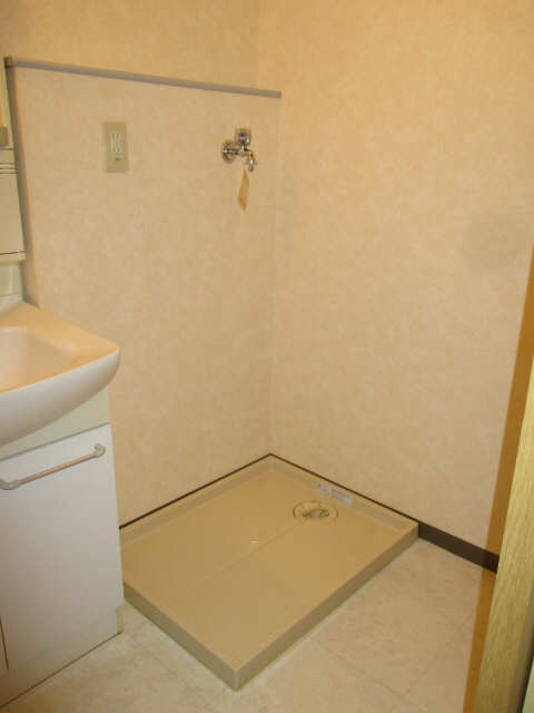 その他部屋・スペース　雨の日に困らない室内洗濯機置場