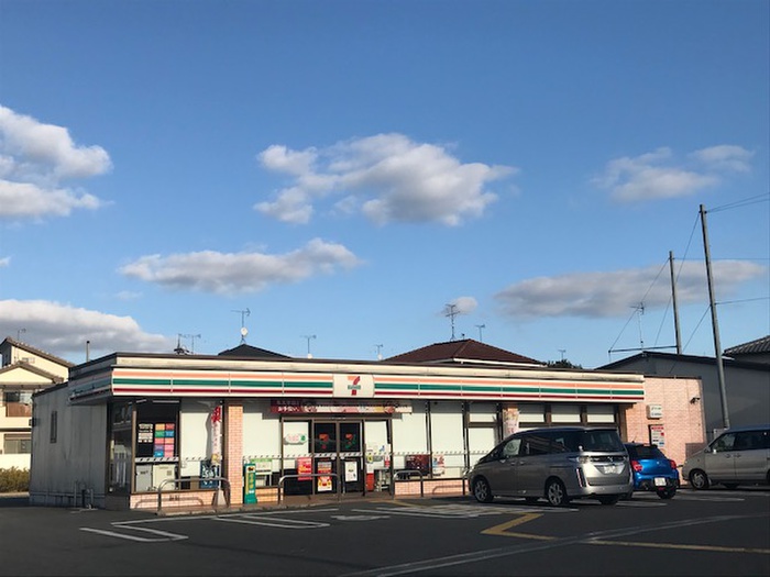 コンビニ　セブンイレブン一里山（コンビニ）まで650m