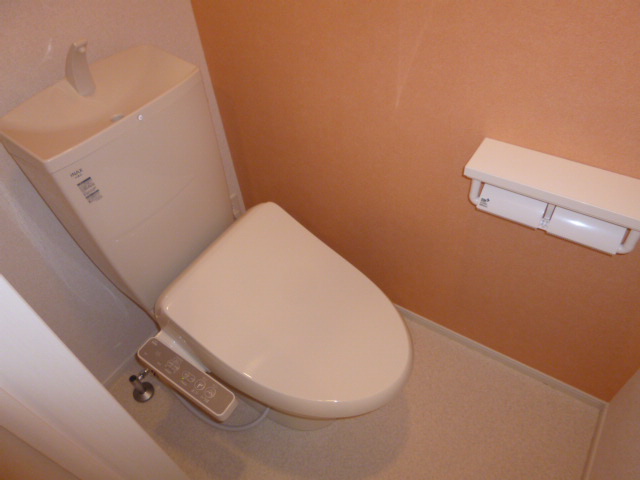 トイレ　温水洗浄便座