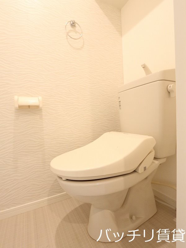 トイレ　画像は同型タイプの為現状を優先致します。