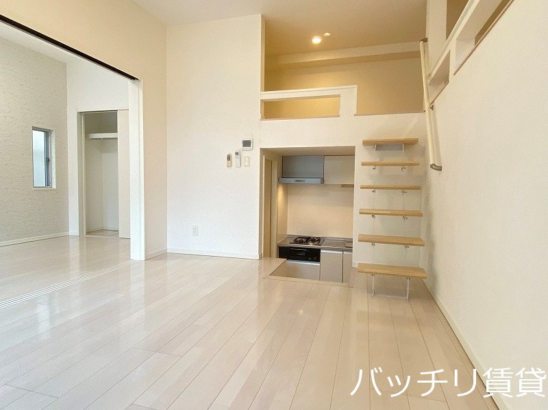 居室・リビング　同型タイプの為、現状を優先いたします。