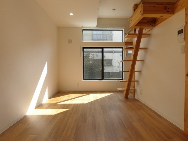 居室・リビング　詳細は、RISUMO江坂本店→06-6155-7137まで♪