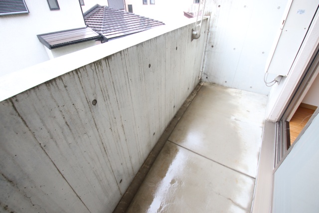 バルコニー　※別部屋の参考写真のため、原状優先です。