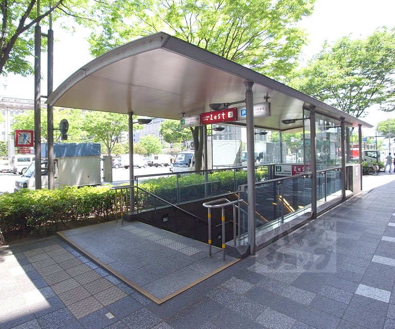 その他　京都市役所前駅（その他）まで300m