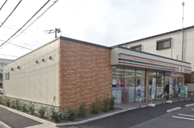 コンビニ　セブンイレブン 横浜鶴見市場中前店（コンビニ）まで208m