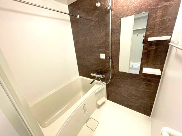 バス・シャワールーム　同間取り反転タイプを表示しています