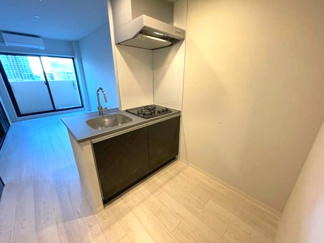 キッチン　同間取り反転タイプを表示しています