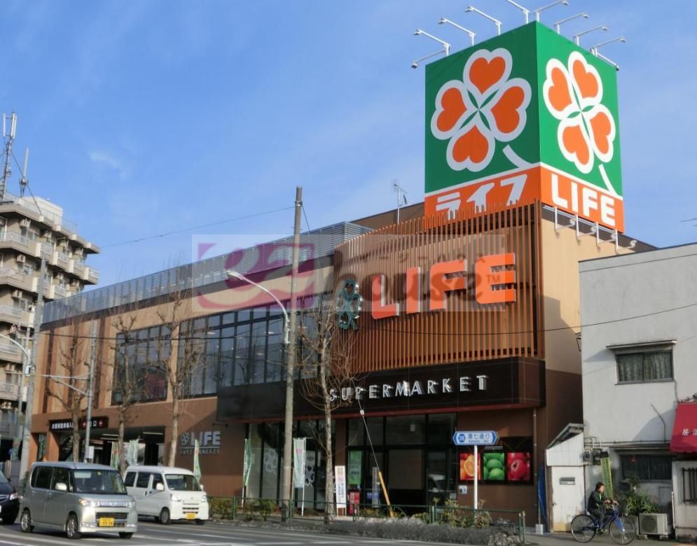 スーパー　ライフ新桜台駅前店（スーパー）まで370m