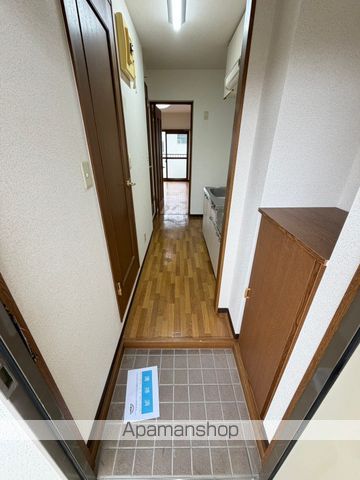 ＪＲ東海道本線 浜松駅 バス乗車時間：15分 最寄りバス停で下車 徒歩4分 3階建 築25年の玄関写真