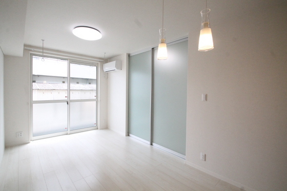 居室・リビング　※別部屋の写真です。