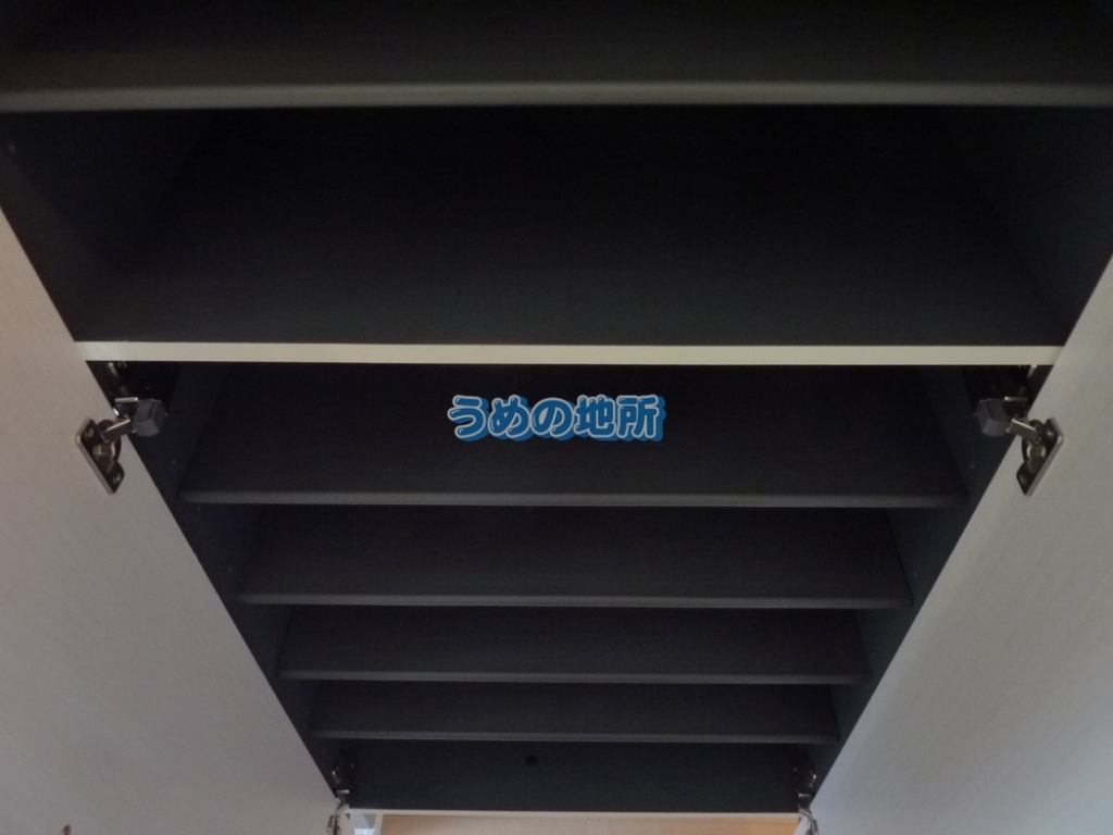 その他　靴箱 (2)