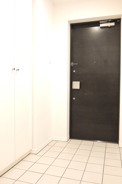 玄関　※参考写真