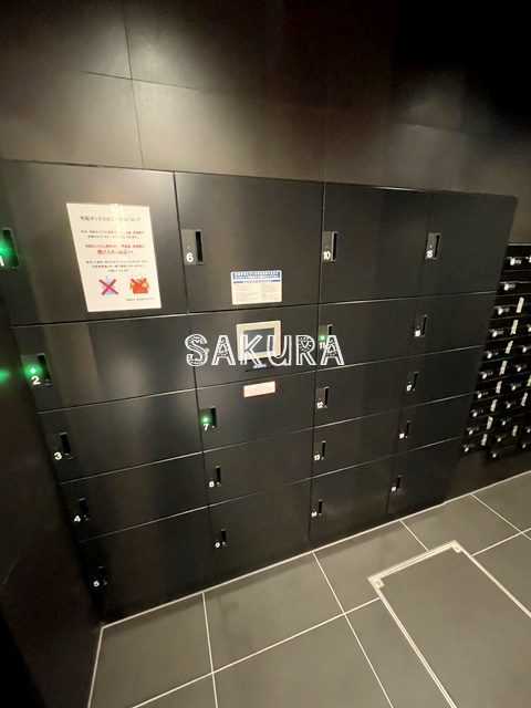 その他共有部分　外出の多い方でも安心の宅配ボックス付き♪