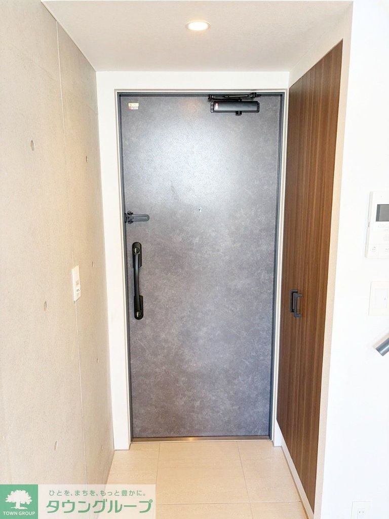 玄関　お部屋探しは株式会社　タウンハウジング　までお気軽にお問合…