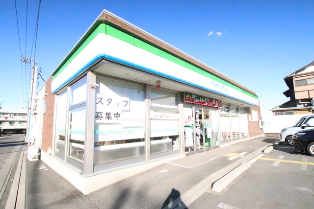 コンビニ　ファミリーマート川越鯨井店（コンビニ）まで240m