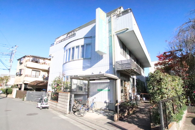 病院　かすみクリニック（病院）まで800m