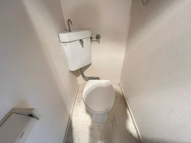 トイレ　別号室