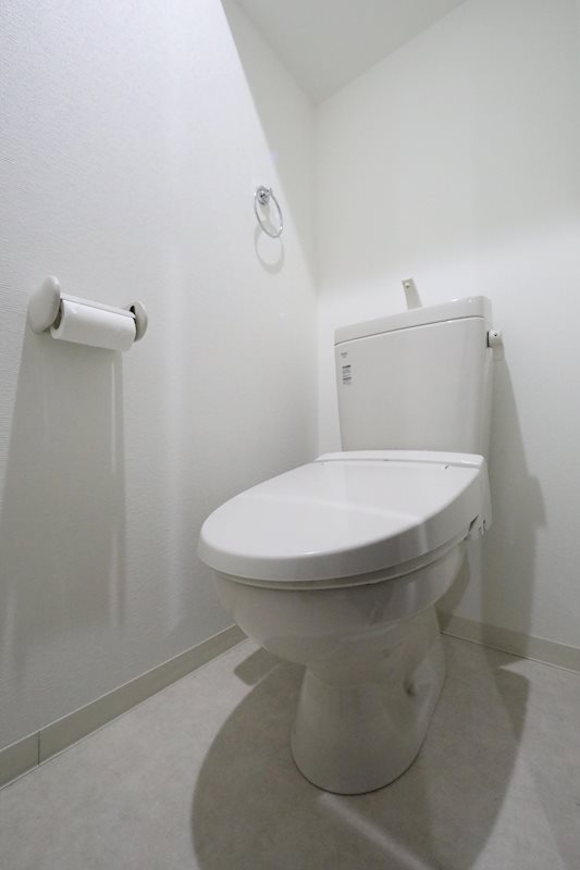 トイレ　温水洗浄便座