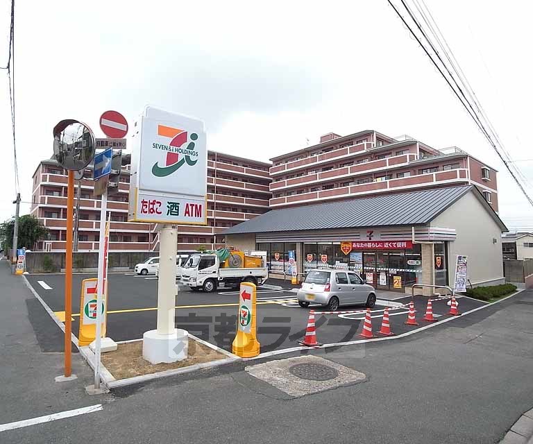 コンビニ　セブンイレブン 伏見深草墨染町店（コンビニ）まで605m