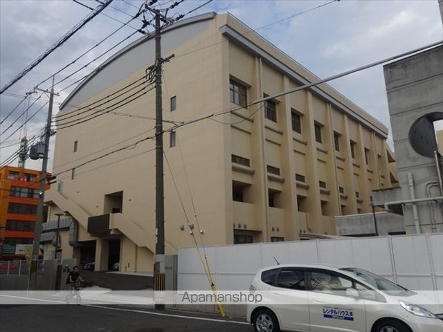 小学校　伏虎義務教育学校（小学校）まで800m