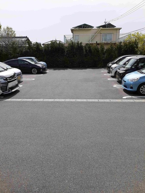 駐車場　駐車場