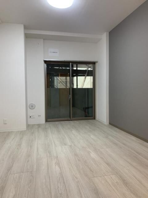 居室・リビング　こちらの居間で趣味の時間をお楽しみください