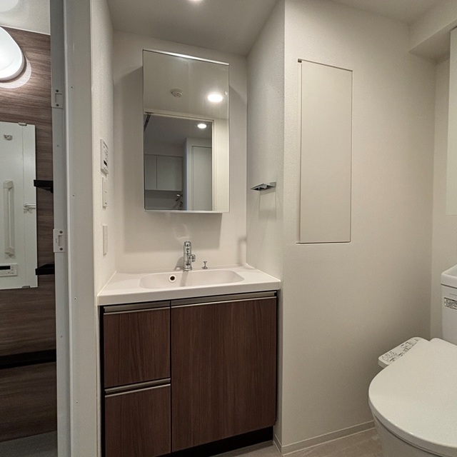 洗面設備　※写真は同タイプ住戸です。